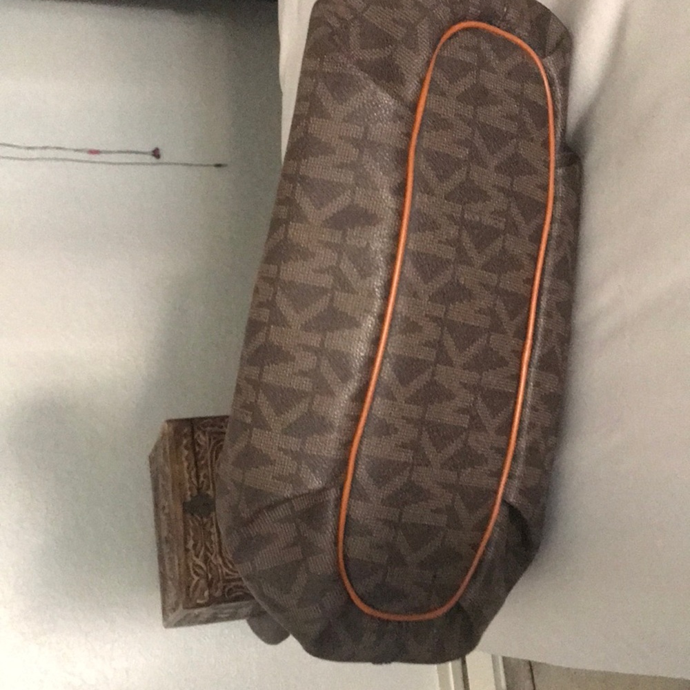 Michaels Kors bag - Picture 2 of 2